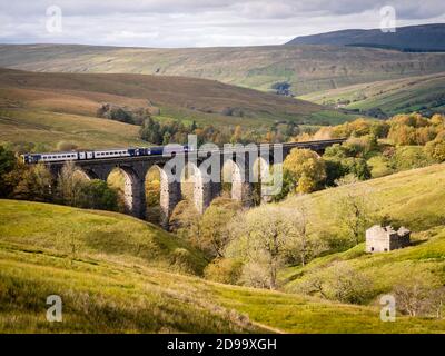 08.10.2020 Dent, Cumbria, Großbritannien. Dent Head Viaduct ist das nächste Viadukt auf der Settle-Carlisle Railway nach Ribblehead Viaduct, in Richtung Carlisle. T Stockfoto