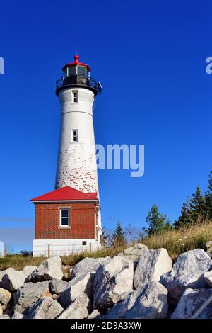 Paradise, Michigan, USA. Das Crisp Point Light war eine von fünf US-Rettungsstationen entlang der Küste des Lake Superior. Stockfoto