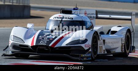 Nov 01 2020 Monterey, CA, U.S.A. Mazda Motorsports # 77 Drivers O. Jarvis/T. Nunez wird während der Hyundai Monterey Sports Car Championship in WeatherTech Laguna Seca Monterey, CA Thurman James/CSM in Kurve 4 Stockfoto