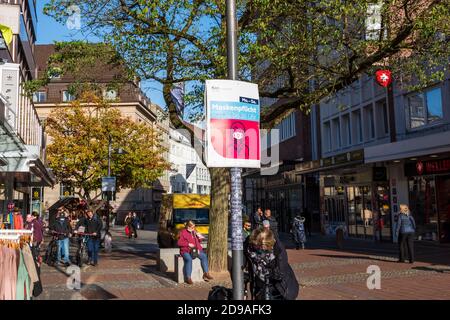 Kiel, 03. November 2020 auch in Schleswig-Holstein ist gestern (02.11.2020) die aktuelle Landesverordnung in Kraft getreten, um die Verbreitung des Co Stockfoto