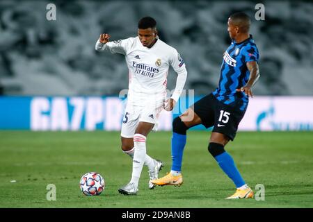 Rodrygo Silva de Goes von Real Madrid und Ashley Young von Inter in Aktion während der UEFA Champions League, Gruppenphase, Gruppe B Fußballspiel zwischen C Stockfoto