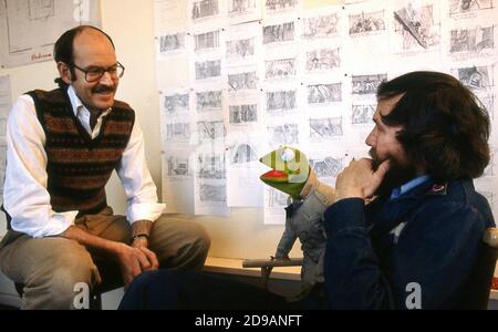 Jim Henson in seinem Studio 1980 Stockfoto