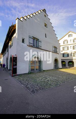 Das Waaghaus ist ein denkmalgeschütztes Gebäude in der St. Galler Altstadt. Im westlichen Teil gegenüber dem Marktplatz befindet sich der ratssaal für die Sitzungen des Th Stockfoto