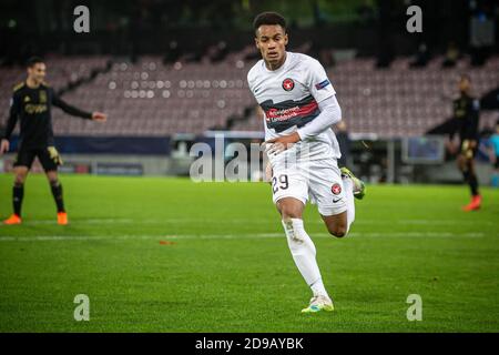 Herning, Dänemark. November 2020. Paulinho (29) vom FC Midtjylland, gesehen beim UEFA Champions League Spiel zwischen FC Midtjylland und Ajax Amsterdam in der Gruppe D in der MCH Arena in Herning. (Foto Kredit: Gonzales Foto/Alamy Live News Stockfoto