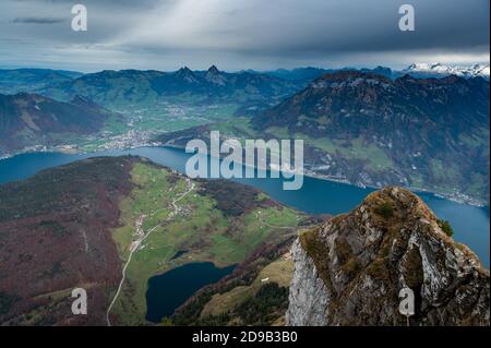 Blick von Niederbauen über Brunnen, Urnersee und Morschach Stockfoto