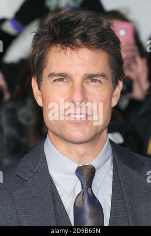 Tom Cruise nimmt an der UK-Premiere von Oblivion im BFI IMAX in London Teil. 4. April 2013 © Paul Treadway Stockfoto