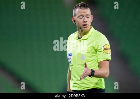 31-10-2020: Sport : Groningen gegen VVV Allard Lindhout (Schiedsrichter) während des eredivisie-Spiels FC Groningen gegen VVV Venlo im Stadion von Hitachi Capital Stockfoto