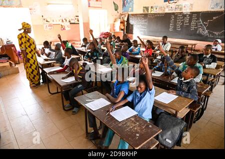 NIGER, Niamey, catholic schhol Mission Garcons / Katholische Schule Mission Garcons Stockfoto