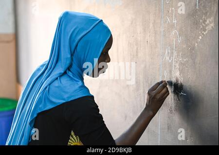 NIGER, Niamey, katholische Schule Mission Garcons , Bildung für muslimische Kinder Stockfoto