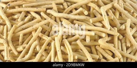 Ratlami Sev, Bhujia, gebraten und würzig, Snacks von Kichererbsen mit Punsch von Nelke, Indian Pouch Packing Street Snack Food. - Bild Stockfoto