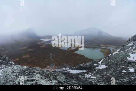 Blick über das Rapa-Flussdelta vom Nammásj-Berg, Rapadalen, Sarek-Nationalpark, Schweden Stockfoto