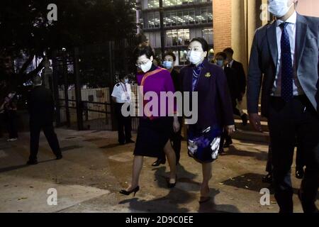 Hongkong, China. November 2020. Carrie Lam nimmt am 2020 2. November 2020 mit Teresa Cheng an der Hong Kong Law Week in Hongkong, China, Teil. (Foto von Top Photo/Sipa USA) Quelle: SIPA USA/Alamy Live News Stockfoto