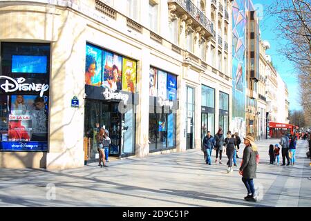 Paris, Frankreich. 15. März 2020.Disney Store.Spielwarengeschäft der berühmten Tochtergesellschaft "Walt disney Company". An der schönsten Allee der Welt gelegen, Stockfoto
