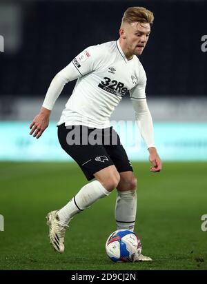 Kamil Jozwiak von Derby County in Aktion während des Sky Bet Championship-Spiels im Pride Park, Derby. Stockfoto