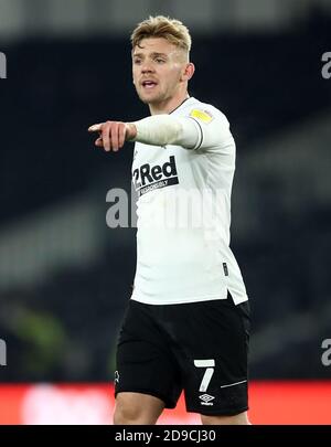 Kamil Jozwiak von Derby County in Aktion während des Sky Bet Championship-Spiels im Pride Park, Derby. Stockfoto