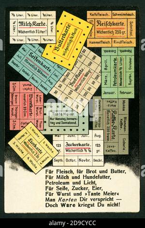 Europa, Deutschland, Zeit des 1. Weltkrieges, Postkarte zeigt unterschiedliche Lebensmittelkarten mit dem Text : für Fleisch, Brot und Butter, für Milch und Hundefutter, Petroleum und Licht, für Seife, Zucker und eier, für Wurst und ' Tante Meier ' . Man Karten Dir verspricht - doch Ware kriegst Du nicht ! , auf der Rückseite steht : Bedarfnis-Karte , Herausgeber : Verlag von A. Sala, Berlin , Kunstureberrechte werden nicht vertreten . / Europa, Deutschland, Zeit des Ersten Weltkrieges, Postwagen zeigt Rationsmarken mit dem Text: Für Fleisch, Brot und Butter, für Milch und Hundefutter, Petroleum und Licht Stockfoto