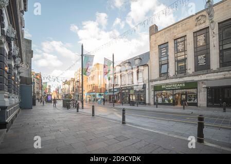 Verlassenes Stadtzentrum von Cardiff während der Feuerniederschlagssperre Freitag, 23. Oktober bis Montag, 9. November. Bild: Phillip Roberts Stockfoto