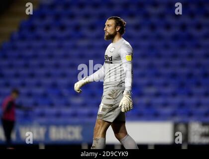 Madejski Stadium, Reading, Berkshire, Großbritannien. November 2020. English Football League Championship Football, Reading versus Preston North End; Torwart Sam Walker of Reading Credit: Action Plus Sports/Alamy Live News Stockfoto