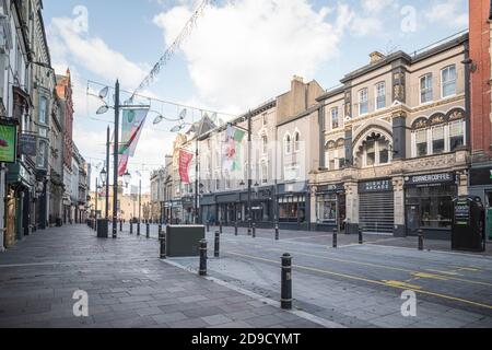 Verlassenes Stadtzentrum von Cardiff während der Feuerniederschlagssperre Freitag, 23. Oktober bis Montag, 9. November. Bild: Phillip Roberts Stockfoto