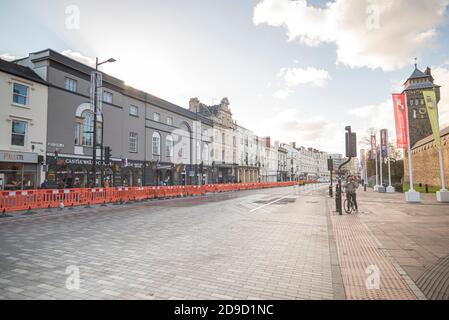 Verlassenes Stadtzentrum von Cardiff während der Feuerniederschlagssperre Freitag, 23. Oktober bis Montag, 9. November. Bild: Phillip Roberts Stockfoto