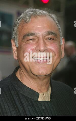 Ismail Merchant nimmt am 5. August 2003 an der Premiere von 'Le Divorce' im Pariser Theater in New York Teil. Foto: Henry McGee/MediaPunch Stockfoto