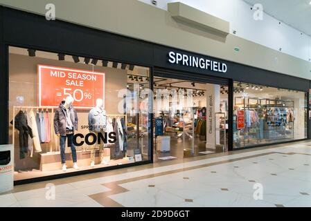 Valencia, Spanien. November 2020. Ein Blick auf das Springfield Bekleidungsgeschäft im Osito La Eliana Einkaufszentrum. Kredit: Xisco Navarro/SOPA Images/ZUMA Wire/Alamy Live Nachrichten Stockfoto
