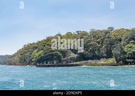 Bradley's Head, benannt nach dem ersten Flottenoffizier William Bradley, ist ein beliebter Angel- und Picknickplatz im Hafen von Sydney, Australien Stockfoto