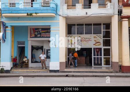 Kuba, Holguin, Fotostudio und Café im Stadtzentrum Stockfoto