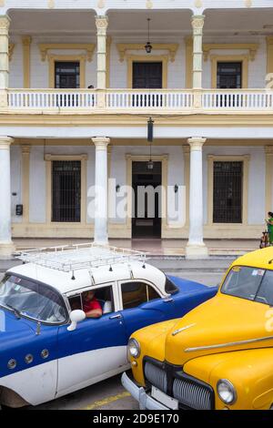 Cuba, Holguin, Classic Oldtimer im Stadtzentrum Stockfoto