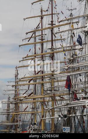 Greenock, Inverclyde, Schottland, Großbritannien, Greenock war Gastgeber der zweiten Etappe des Rennens, nach Waterford, Irland. Ankunft am James Watt Dock für die Veranstaltung. Stockfoto