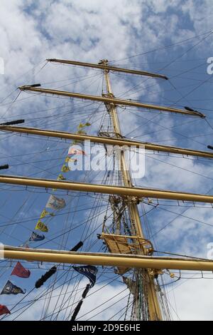 Greenock, Inverclyde, Schottland, Großbritannien, Greenock war Gastgeber der zweiten Etappe des Rennens, nach Waterford, Irland. Ankunft am James Watt Dock für die Veranstaltung. Stockfoto