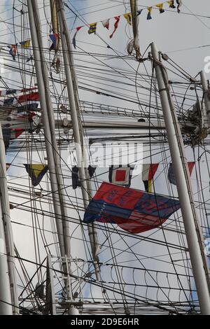 Greenock, Inverclyde, Schottland, Großbritannien, Greenock war Gastgeber der zweiten Etappe des Rennens, nach Waterford, Irland. Ankunft am James Watt Dock für die Veranstaltung. Stockfoto