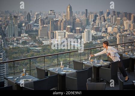 Bangkok, Thailand, März 2013. Blick vom Restaurant Vertigo auf dem Dach des Banyan Tree Hotels. Stockfoto