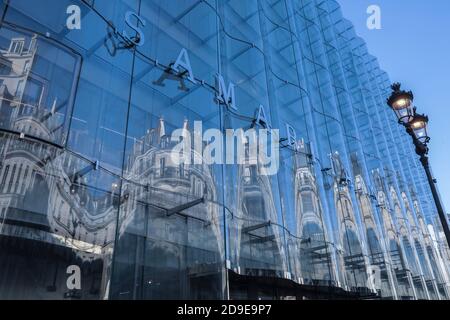 LA SAMARITAINE WARTET NUR AUF DIE PERFEKTE ZEIT ERNEUT ÖFFNEN Stockfoto