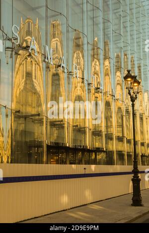 LA SAMARITAINE WARTET NUR AUF DIE PERFEKTE ZEIT ERNEUT ÖFFNEN Stockfoto