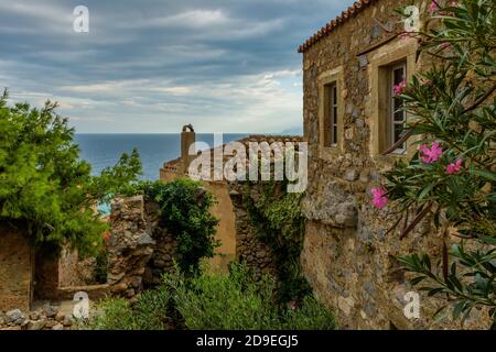 Ansicht der mittelalterlichen Burg von Monemvasia, Lakonia, Peloponnes, Griechenland Stockfoto