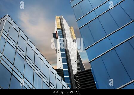 MELBOURNE, AUSTRALIEN - 10. DEZEMBER 2014: Der Eureka Tower ist ein 297.3 Meter (975 Fuß) großer Wolkenkratzer im Southbank-Viertel von Melbourne, Victoria, Stockfoto