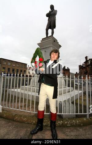 Ayr Burns Statue Square, Ayrshire, Schottland, Großbritannien der jährliche Kranz, der die Geburt von Robert Burns zum Jahrestag seiner Geburt anführt Stockfoto