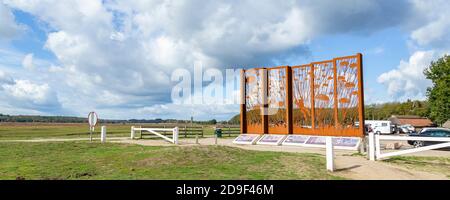 Ede, Niederlande - 10. Oktober 2020: Fliegende Gedenkfenster in der Vergangenheit auf der Ginkel Heath in Ede, Gelderland, Niederlande. WO II Batlle von Arnhem Wahrzeichen Stockfoto