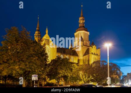 Stralsund, Deutschland. Oktober 2020. In der Altstadt von Stralsund befindet sich die Marienkirche. Sie wurde 1298 geweiht. Quelle: Stephan Schulz/dpa-Zentralbild/ZB/dpa/Alamy Live News Stockfoto