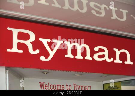Ryman-Schild, Kingston upon Thames, Surrey Stockfoto
