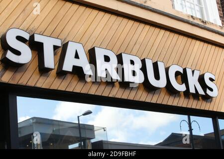 Starbucks Schild, Kingston upon Thames, Surrey Stockfoto