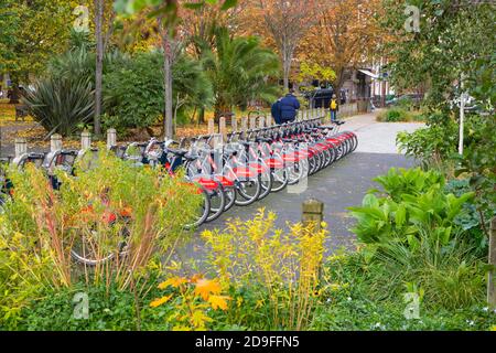 Santander boris Fahrräder zu mieten, vauxhall Pleasure Gardens, london, großbritannien Stockfoto