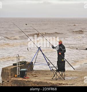 Seefischen vor Rossall Strand in Fleetwood Stockfoto