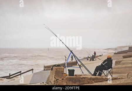 Seefischen vor Rossall Strand in Fleetwood Stockfoto