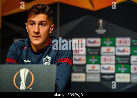 ROTTERDAM, NIEDERLANDE - 05. NOVEMBER: Konstantin Maradishvili vom CSKA Moskou bei einer Pressekonferenz vor dem UEFA Europa League Spiel zwischen Feyenoord und CSKA Moskau am 22. Oktober 2020 in Rotterdam, Niederlande (Foto: Yannick Verhoeven/Orange Pictures) Stockfoto