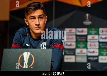 ROTTERDAM, NIEDERLANDE - 05. NOVEMBER: Konstantin Maradishvili vom CSKA Moskou bei einer Pressekonferenz vor dem UEFA Europa League Spiel zwischen Feyenoord und CSKA Moskau am 22. Oktober 2020 in Rotterdam, Niederlande (Foto: Yannick Verhoeven/Orange Pictures) Stockfoto