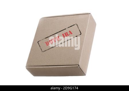 Geschlossener Karton mit Aufschrift Stempel ROTH IRA. Rentenkonzept. Indivivual Account Retirement Stockfoto