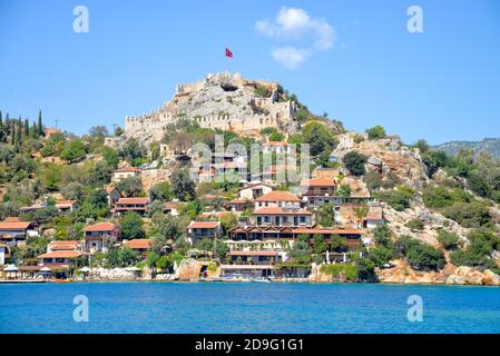 Kalekoy, Türkei - September, 2017 : Kalekoy Blick in Kekova Golf. Kekova ist populärer Touristenort in der Türkei. Stockfoto