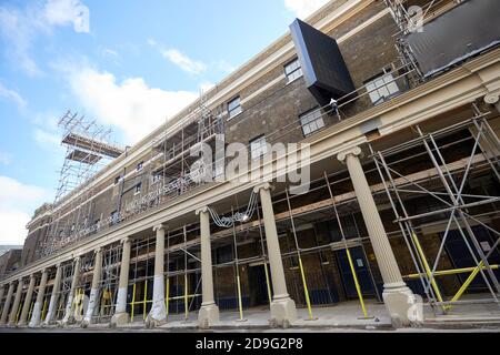 London, Großbritannien. - 11. Oktober 2020: Das Theater Royal Drury Lane, derzeit in einer £60 Millionen Renovierung, die das historische Grade I denkmalgeschützten Theater zu seinem früheren Glanz 1812 wiederherstellen soll. Es soll im April 2021 mit Frozen the Musical eröffnet werden. Stockfoto